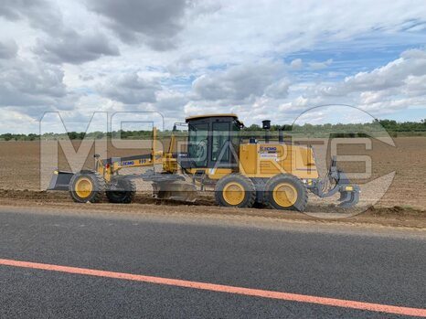Фото: Автогрейдер XCMG GR1805