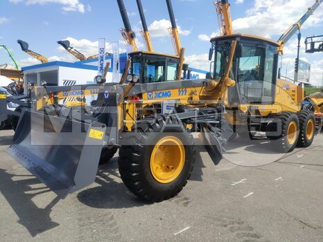 Фото: Автогрейдер XCMG GR1805