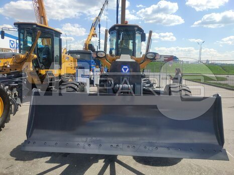 Фото: Автогрейдер XCMG GR1805