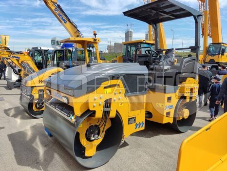 Фото: Каток дорожный XCMG XMR603