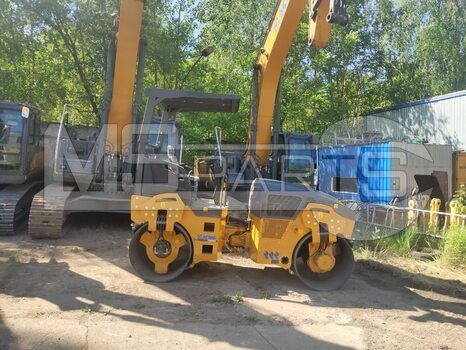 Фото: Каток дорожный XCMG XMR603