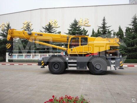 Фото: Короткобазный кран XCMG RT55E