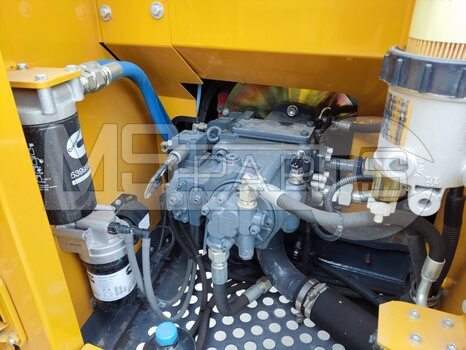 Фото: Гусеничный экскаватор XCMG XE180DN