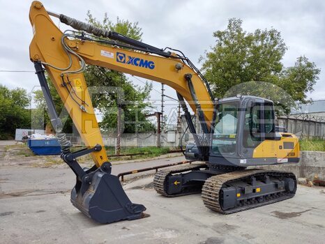 Фото: Гусеничный экскаватор XCMG XE180DN