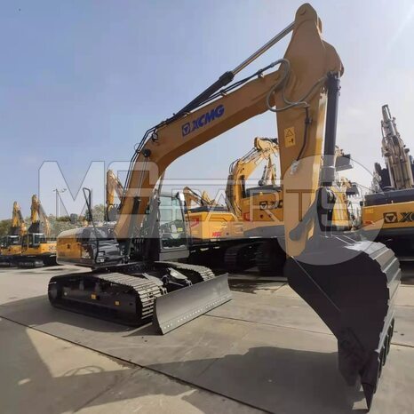 Фото: Гусеничный экскаватор XCMG XE180DN