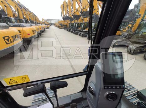 Фото: Гусеничный экскаватор XCMG XE180DN