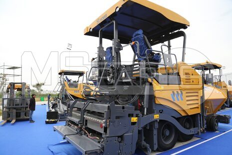 Фото: Асфальтоукладчик XCMG RP603 PRO