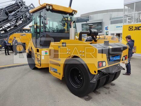 Фото: Каток дорожный XCMG XD83VT