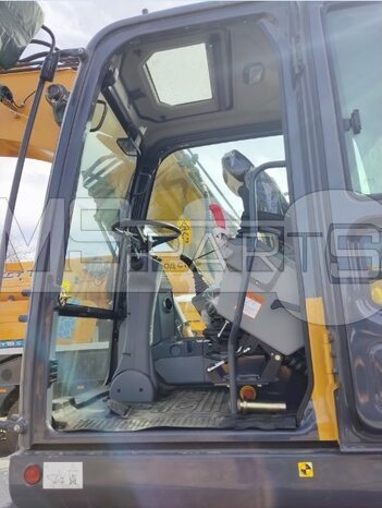Фото: Колесный экскаватор XCMG XE180WD