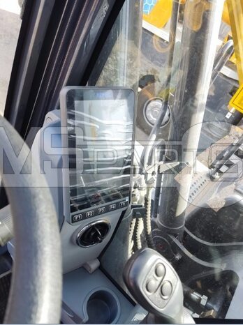 Фото: Колесный экскаватор XCMG XE180WD
