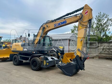 Фото: Колесный экскаватор XCMG XE180WD