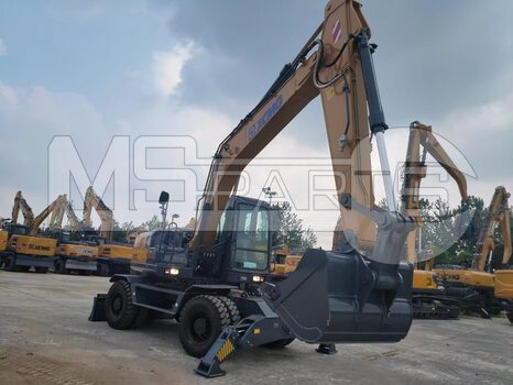 Фото: Колесный экскаватор XCMG XE180WD