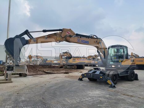 Фото: Колесный экскаватор XCMG XE180WD