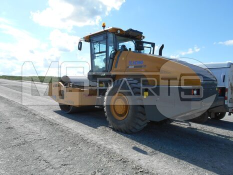 Фото: Каток грунтовый XCMG XS265