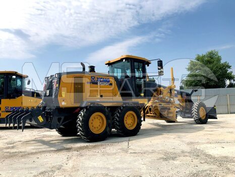 Фото: Автогрейдер XCMG GR2205AТ