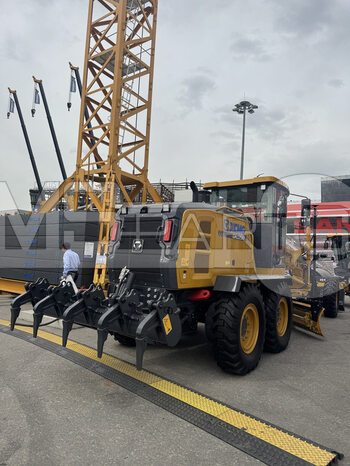 Фото: Автогрейдер XCMG GR2205AТ
