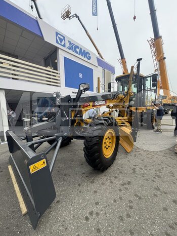 Фото: Автогрейдер XCMG GR2205AТ
