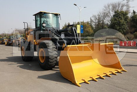 Фото: Крупногабаритный фронтальный погрузчик Фронтальный погрузчик XCMG XC958
