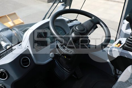 Фото: Крупногабаритный фронтальный погрузчик Фронтальный погрузчик XCMG XC958