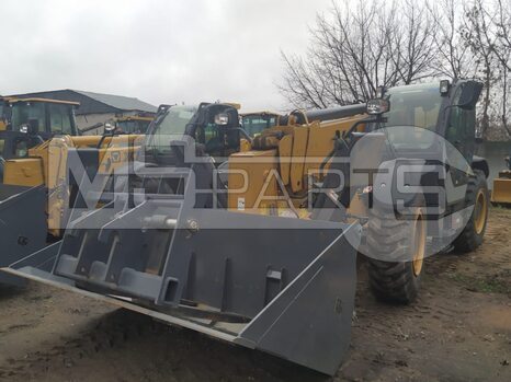 Фото: Телескопический погрузчик XCMG XC6-1056VN