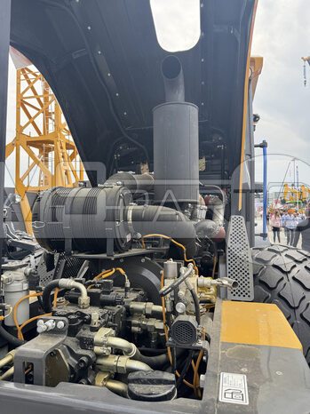 Фото: Каток грунтовый XCMG XS165