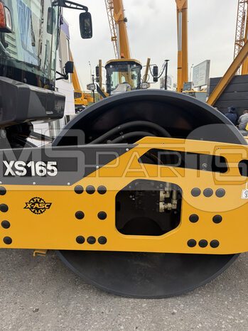 Фото: Каток грунтовый XCMG XS165