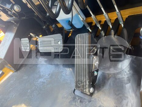 Фото: Вилочный погрузчик XCMG XCF706K