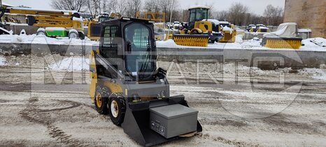 Фото: Мини-погрузчик Мини-погрузчик XCMG SR710RU