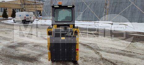 Фото: Мини-погрузчик Мини-погрузчик XCMG SR710RU