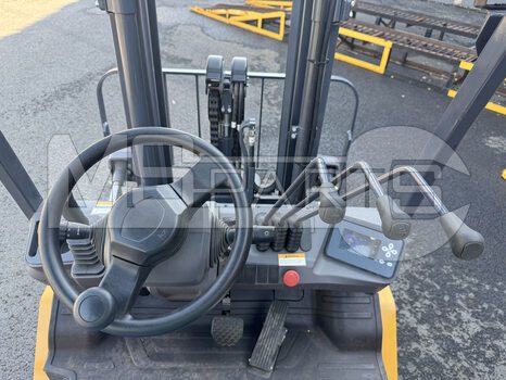 Фото: Вилочный погрузчик XCMG XCB30 (L5-C)