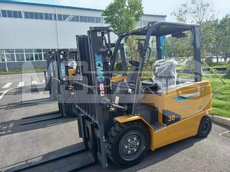 Фото: Вилочный погрузчик XCMG XCB30 (L5-C)