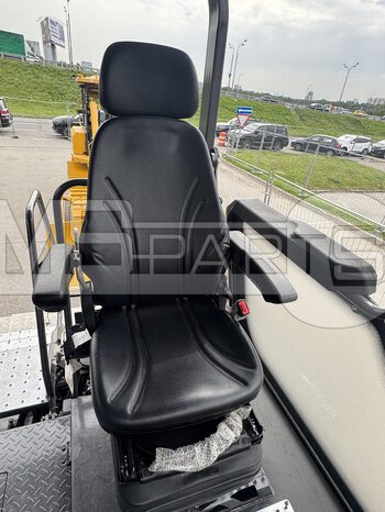 Фото: Асфальтоукладчик XCMG RP905S