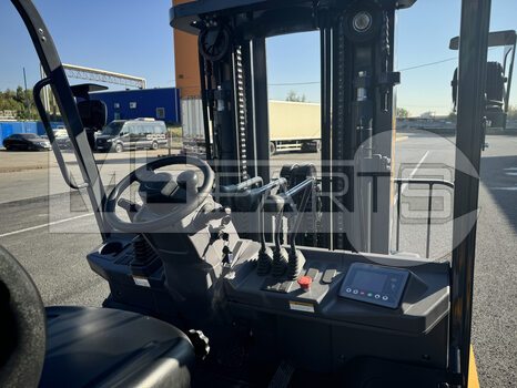 Фото: Вилочный погрузчик XCMG XVB50 (QL8-G)