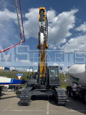 Фото: Гусеничный экскаватор XCMG XE490DK