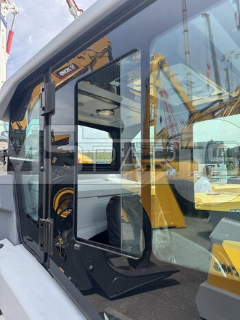 Фото: Подметально-уборочная машина с кабиной оператора XGH1900XASAC