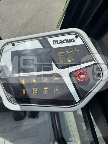 Фото: Подметально-уборочная машина с кабиной оператора XGH1900XASAC