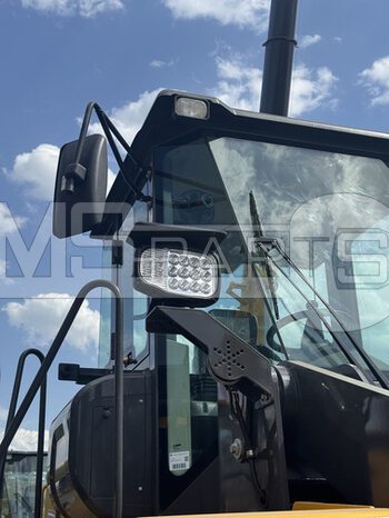 Фото: Фронтальный погрузчик XCMG XC953