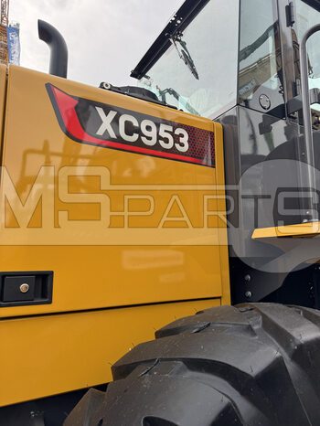 Фото: Фронтальный погрузчик XCMG XC953