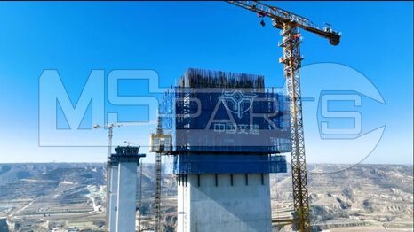 Фото: Башенный кран с горизонтальной стрелой XGT7026-12S1