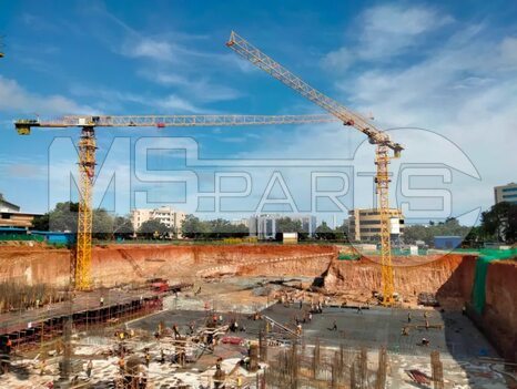 Фото: Башенный кран с горизонтальной стрелой XGT7026-12S1