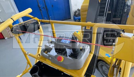 Фото: Подъемник XCMG XGR12J