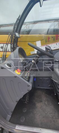 Фото: Телескопический погрузчик XCMG XT4018K