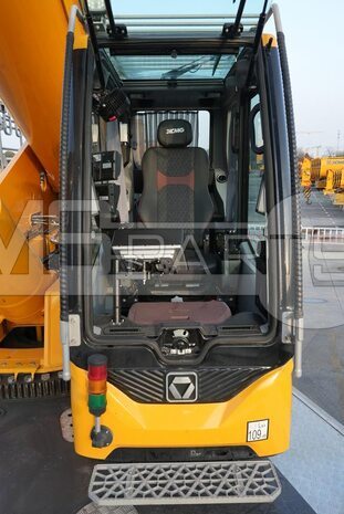 Фото: Вседорожный автокран XCMG XCA200G7-1S
