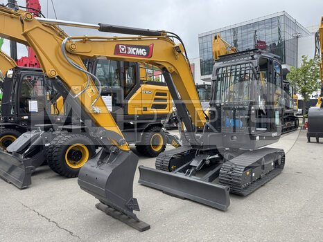 Фото: Мини-экскаватор XCMG XE60G